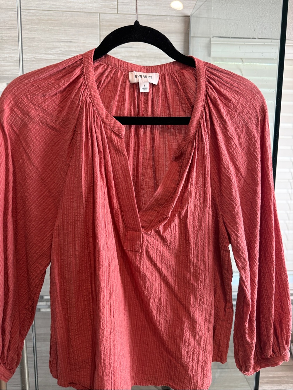 Evereve Rose Crinkle Split-Neck Blouse
